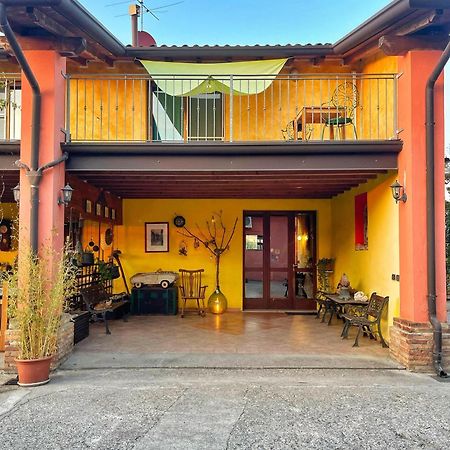 B&B La Cascina Di Alice Кастильоне-делле-Стивьере Экстерьер фото