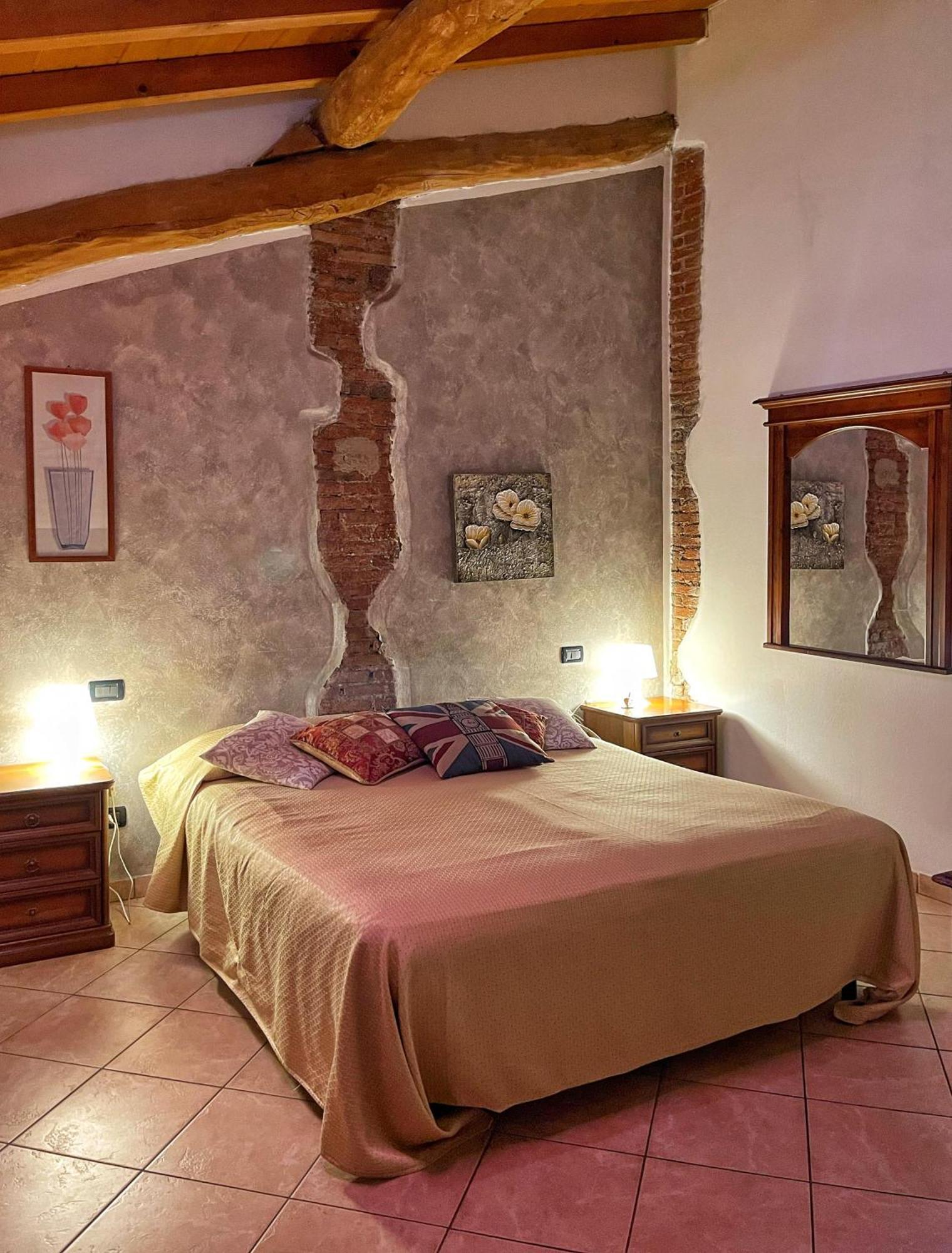 B&B La Cascina Di Alice Кастильоне-делле-Стивьере Экстерьер фото