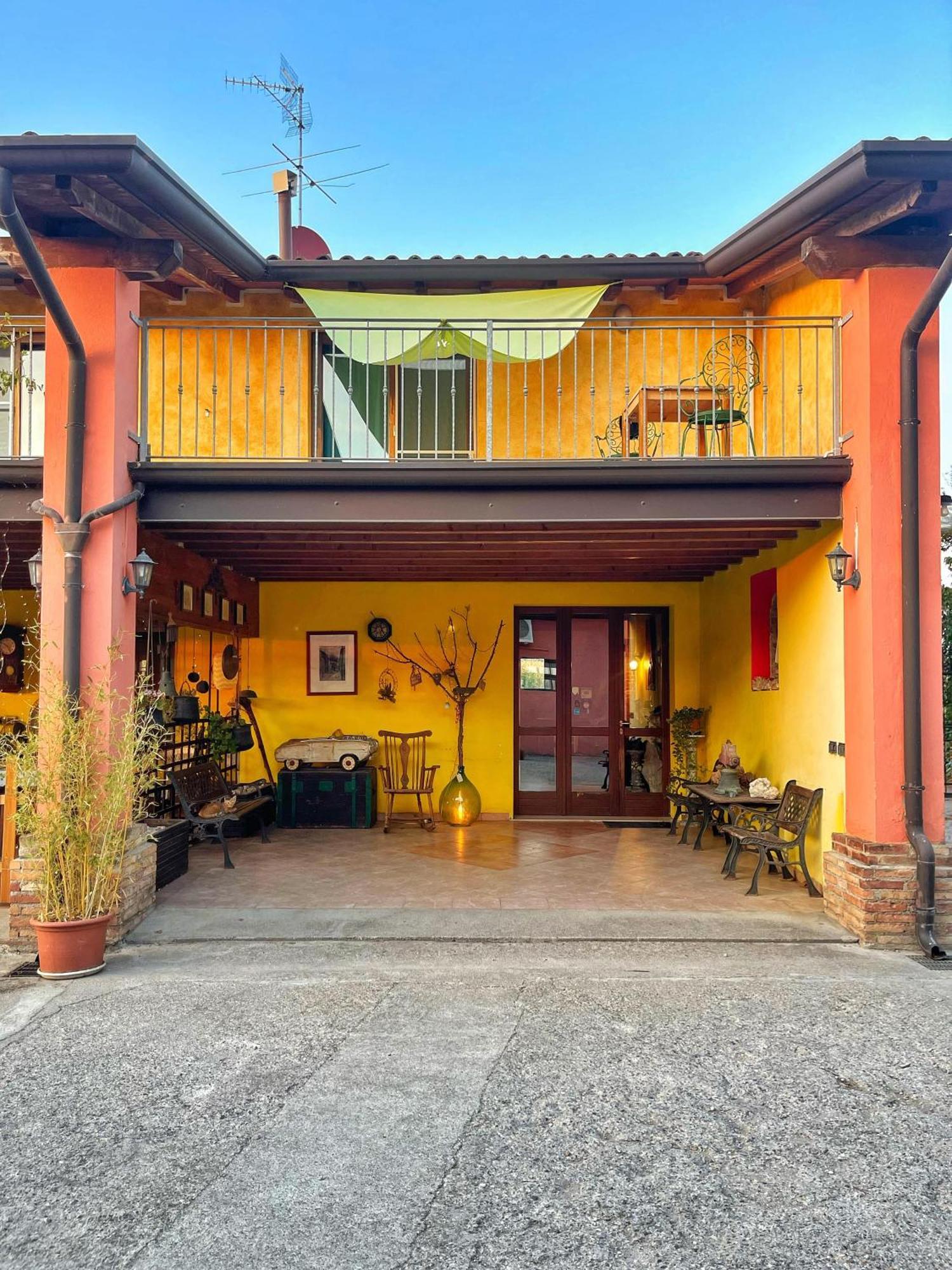 B&B La Cascina Di Alice Кастильоне-делле-Стивьере Экстерьер фото